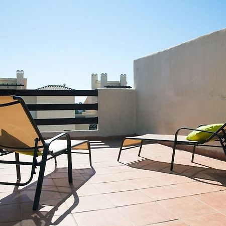 אסטפונה El Paraiso Sunny Penthouse Suite מראה חיצוני תמונה